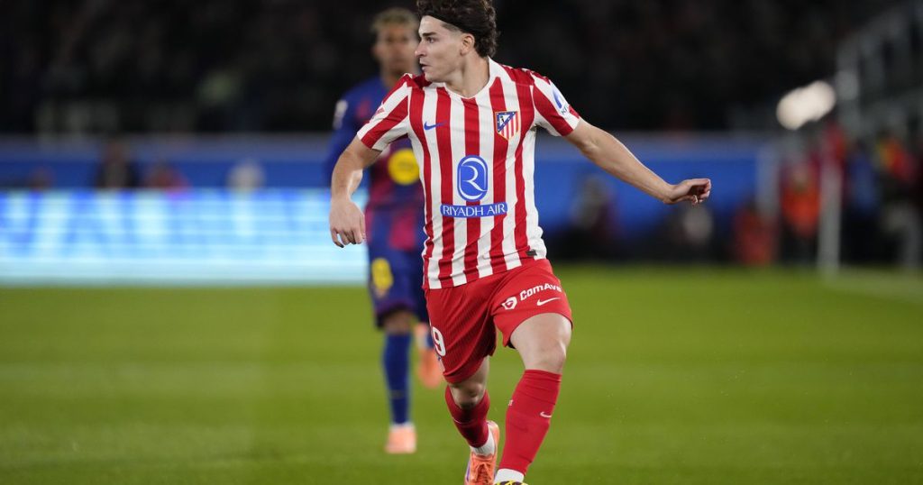 Replace Lewandowski Barcelona - A Bombshell on the Horizon! Julián Alvarez to Replace Lewandowski?