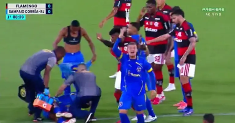 Flamengo The Campeonato Carioca - Shocking images: player suffers seizure during match against Flamengo