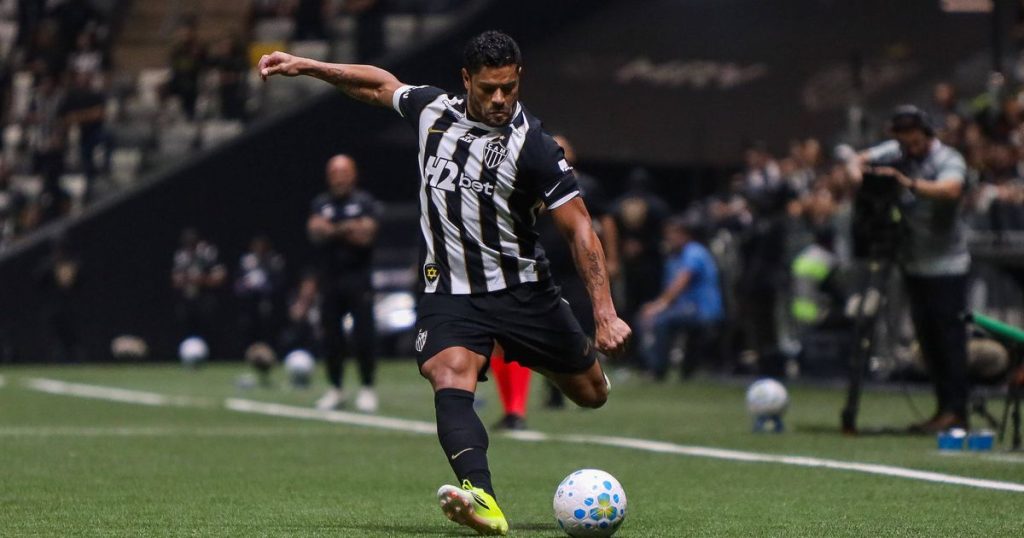 Former FC Porto Mineiro Championship - Age is a Myth for Hulk: What a Goal from the Former FC Porto (Video)