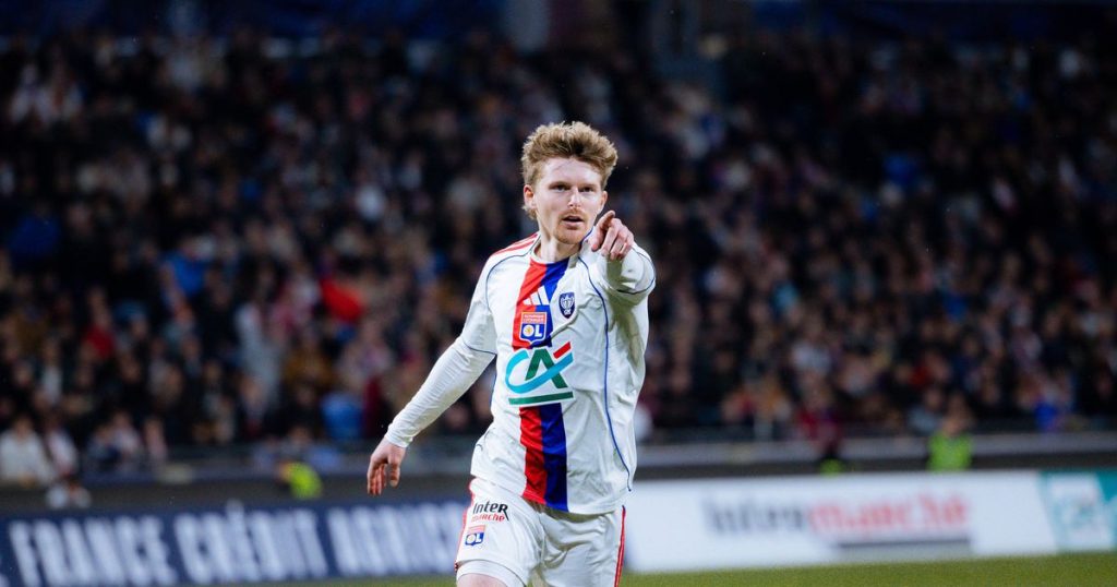 Paulo Fonseca Pavel Sulc - And that's 12 in a row! Paulo Fonseca's Lyon climbs to the Ligue 1 podium with 10 players