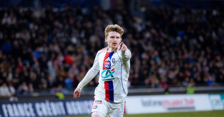 Paulo Fonseca Pavel Sulc - And that's 12 in a row! Paulo Fonseca's Lyon climbs to the Ligue 1 podium with 10 players