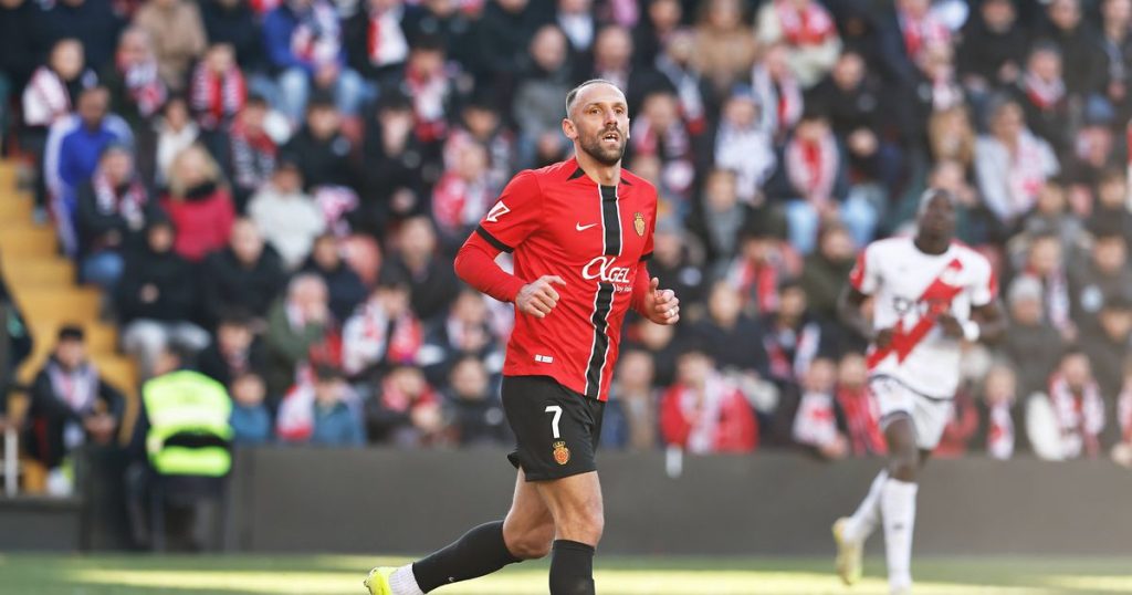 Vedat Muriqi Barcelona - "Few compete with Lewandowski and I am not one of them"