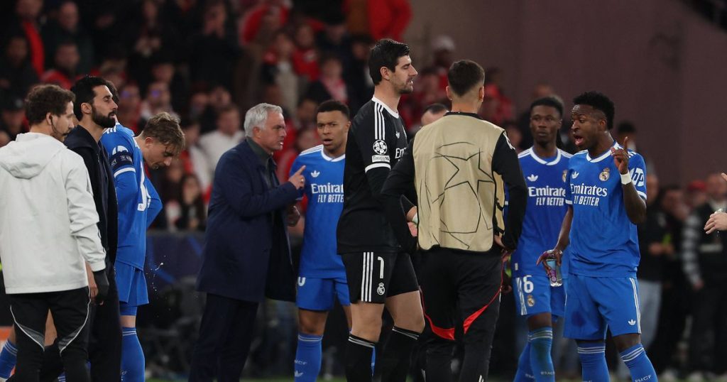 De Bruyne Former Paraguayan - Chilavert responds to Courtois: "It's regrettable that he stole De Bruyne's girlfriend"