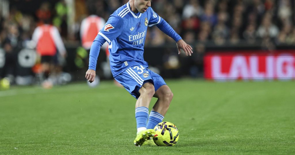 Real Madrid Mestalla Stadium - Who is the gritty kid from the 'cantera' threatening to 'bench' Carvajal and Trent at Real Madrid?