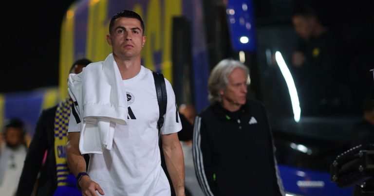 Cristiano Ronaldo Al Nassr - Here he is: three games later, Cristiano Ronaldo returns to Al Nassr's starting XI