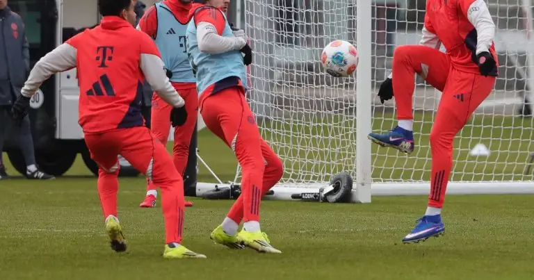On the Vincent Kompany - On the eve of an important match, Bayern's training was... 'invaded'