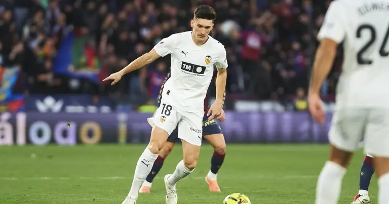 Spain Levante Levante UD - Former Vitória and Tondela Receives Treatment Similar to Figo in Spain