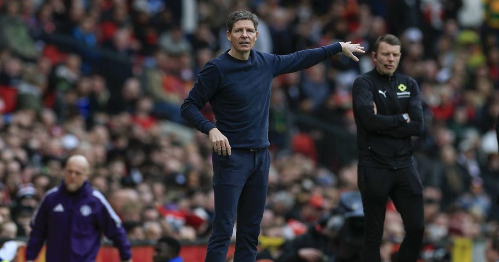 Old Trafford Oliver Glasner - Glasner takes aim at refereeing: "Maybe it's the Old Trafford bonus..."