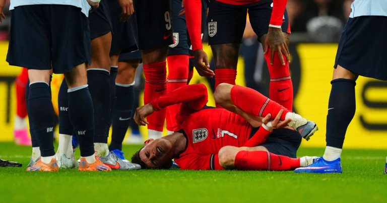 Barcelona Phil Foden - [EN] «Poderia ter partido a perna ao Foden»: Inglaterra em fúria com esta entrada