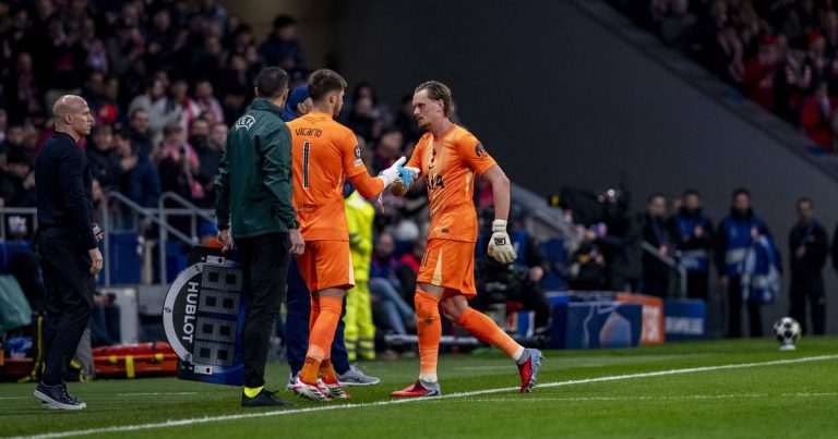 Tottenham Guglielmo Vicario - Fighting to stay in the Premier League, Tottenham faces new headache