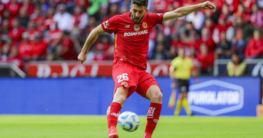 Toluca Toluca Alexis Vega - Paulinho Comes Off the Bench to Score in Style for Toluca