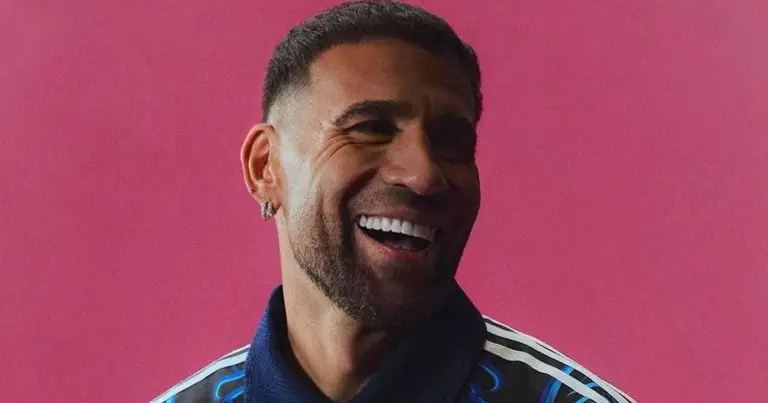 Benfica Official Twitter - Otamendi reveals Argentina's second skin for the World Cup
