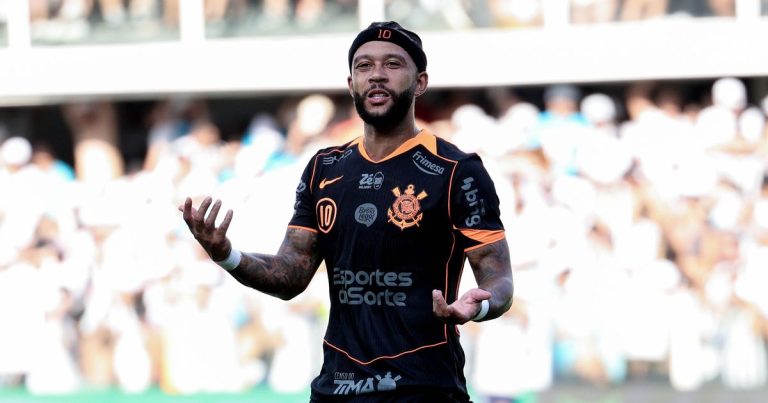 The Netherlands Ronald Koeman - Koeman corners national team player: 'Time is running out'
