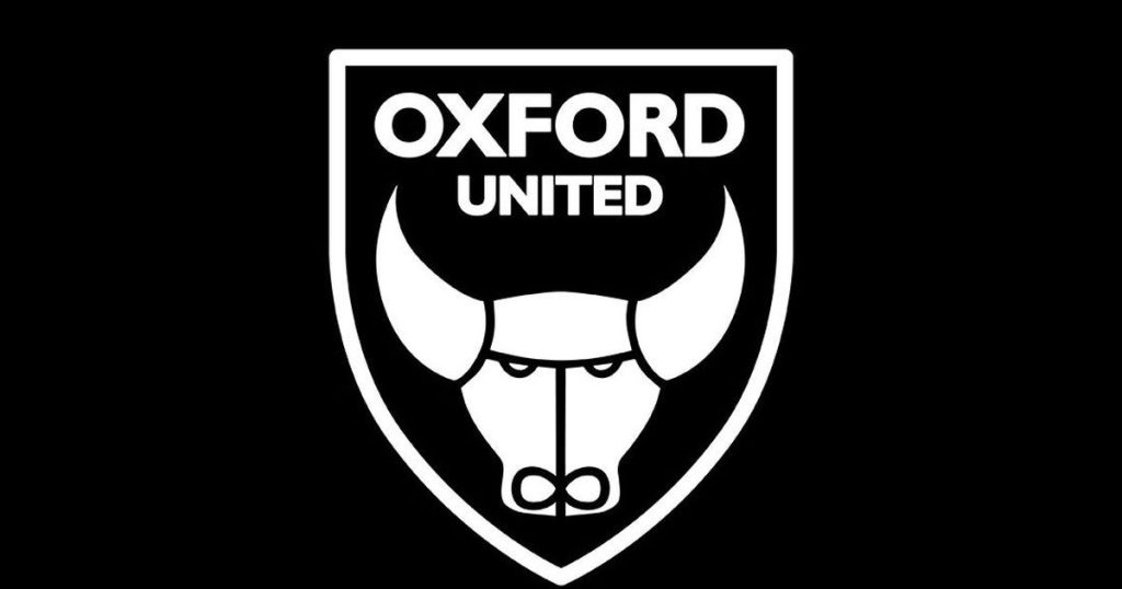 Field English Amelia Aplin - Shock in England: 15-Year-Old Player Dies After Collapsing on the Field