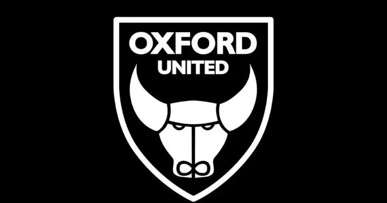 Field English Amelia Aplin - Shock in England: 15-Year-Old Player Dies After Collapsing on the Field