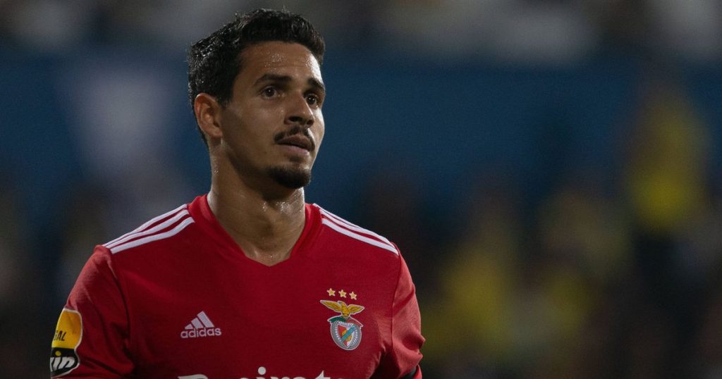 Benfica Al Duhail - Market: Santos Negotiates Return of Ex-Benfica Player