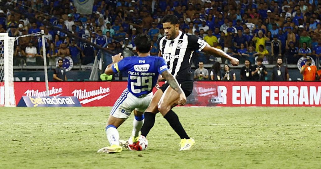 Campeonato Mineiro Matheus Delgado - Hulk criticizes referee after confusion in Campeonato Mineiro: 'I said it would be a mess'