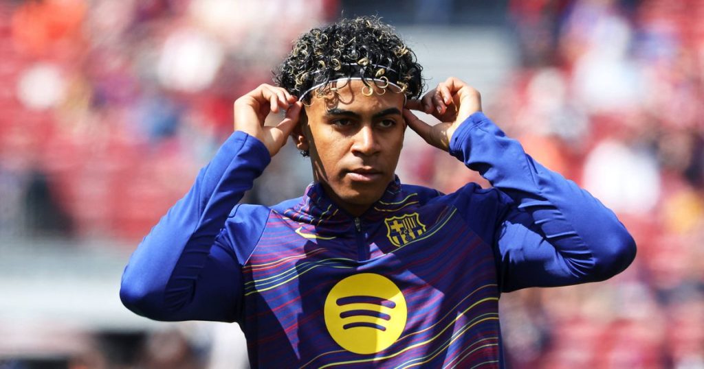 Barcelona Rayo Vallecano - "It's crazy, always me": Yamal's fury with Flick after being substituted