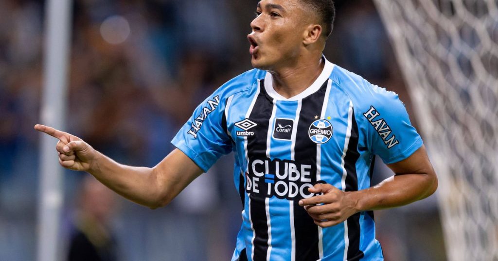 Benfica In the - From 'flop' to goalscorer: ex-Benfica is the 'king' of the Brasileirão