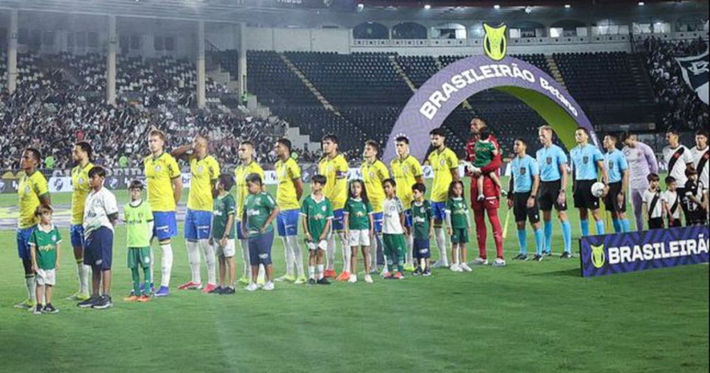 Felipe Melo Abel Ferreira - Felipe Melo points finger at Abel Ferreira's assistant