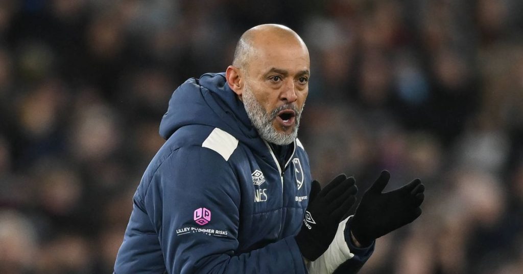 West Ham Coaches Forum - NES reacts humorously to 'whips' in the Premier League: 'I'm not the best example'