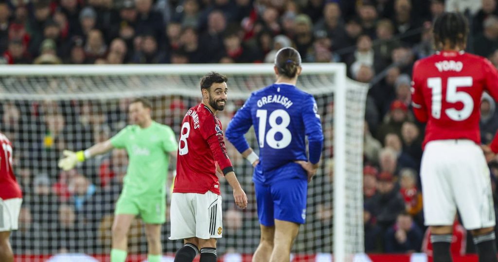 Bruno Fernandes Manchester United - What rivalry? Grealish surrenders to Bruno Fernandes: 'It's unbelievable'