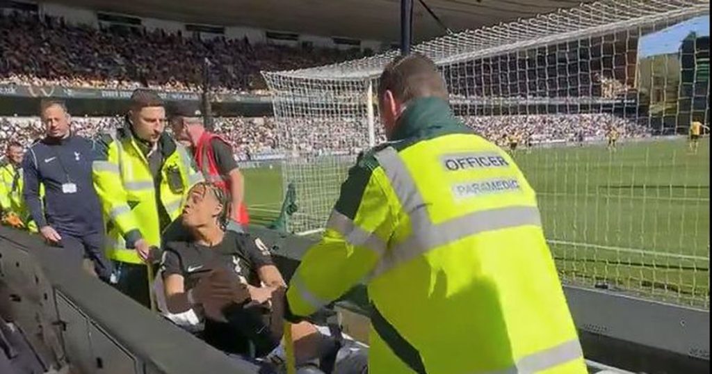 Xavi Simons Tottenham - [EN] Vídeo: Xavi Simons responde a insultos de adeptos do Wolves após sair lesionado