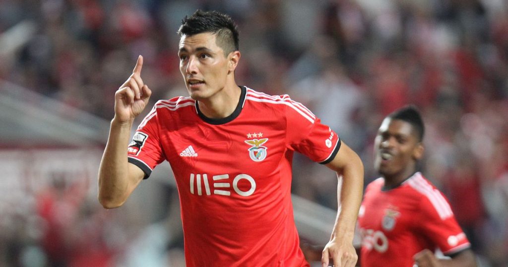 Benfica No Benfica - [EN] Óscar Cardozo anuncia fim de carreira