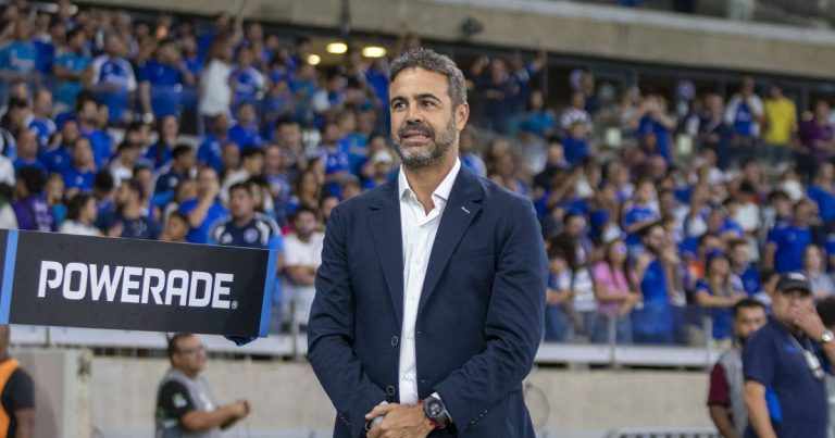 Artur Jorge Franclim Carvalho - [EN] Brasil: Artur Jorge alcança primeira vitória fora, Franclim Carvalho empata