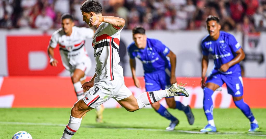 Artur Jorge Jonathan Calleri - [EN] Artur Jorge sofre primeira derrota no Cruzeiro (e pesada)