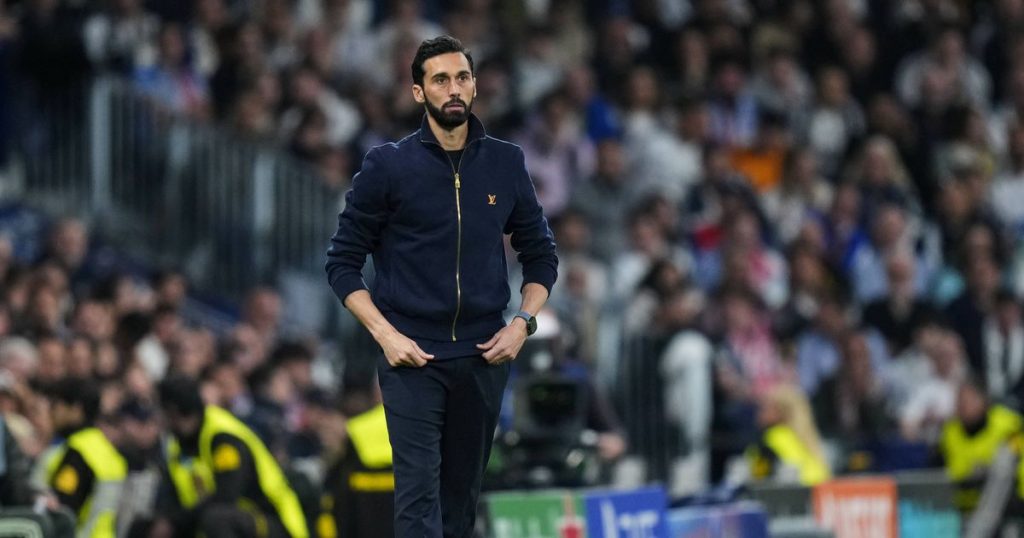 Apesar da Real Madrid - [EN] Arbeloa atira: «Quem não acredita na 'remontada' pode ficar em Madrid...»