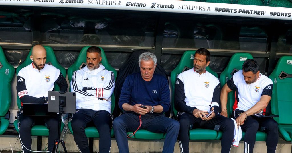 Real Madrid Jorge Valdano - [EN] «Mourinho é uma página virada, não acredito que volte»