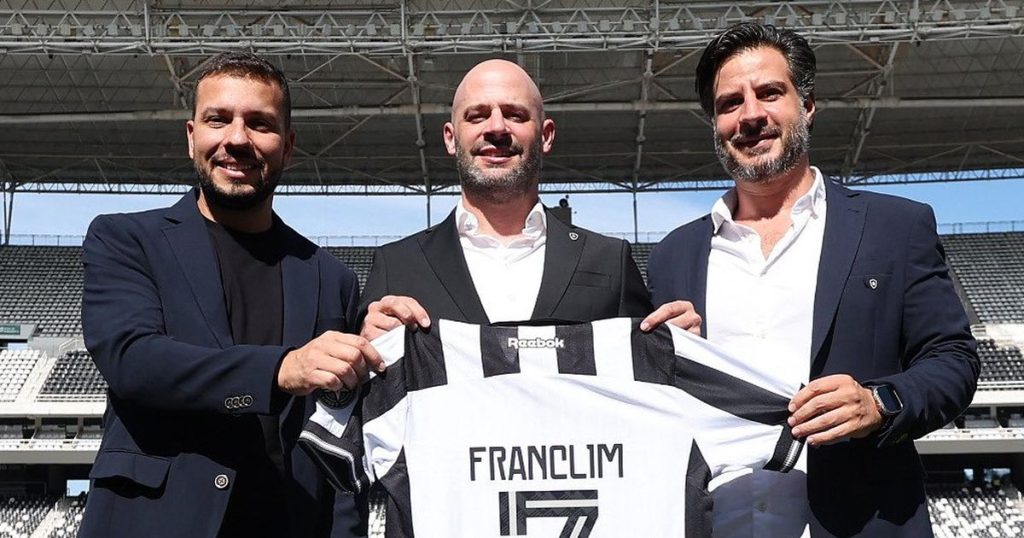 Franclim Carvalho Copa Sudamericana - [EN] Franclim Carvalho apresentado no Botafogo: «Quando o telefone toca...»