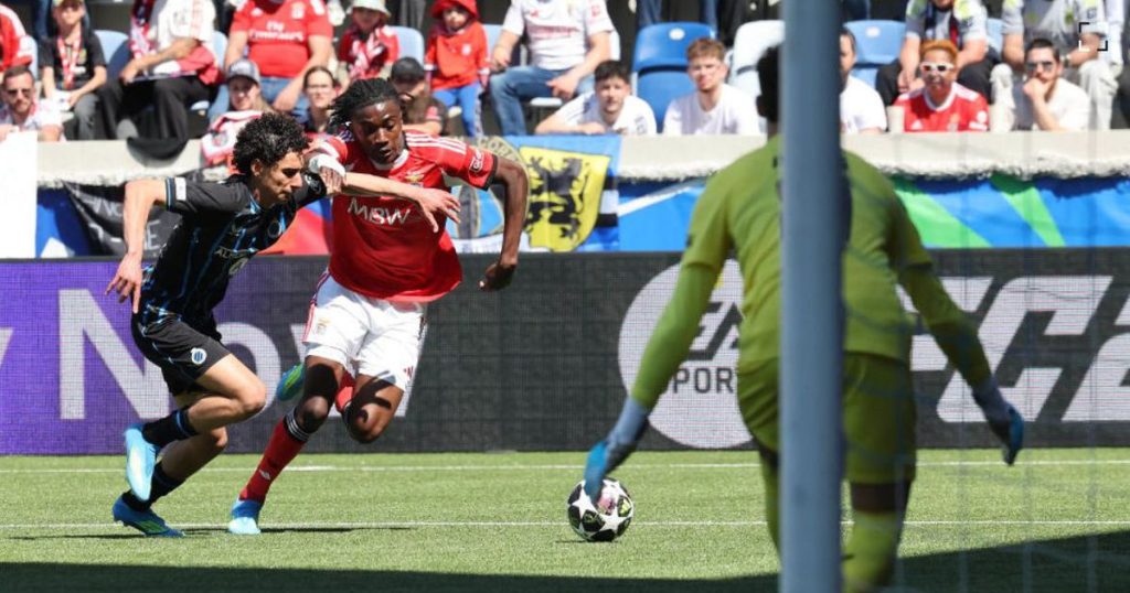 Fornada de Benfica - [EN] Fornada de luxo do Benfica volta para casa sem sonho