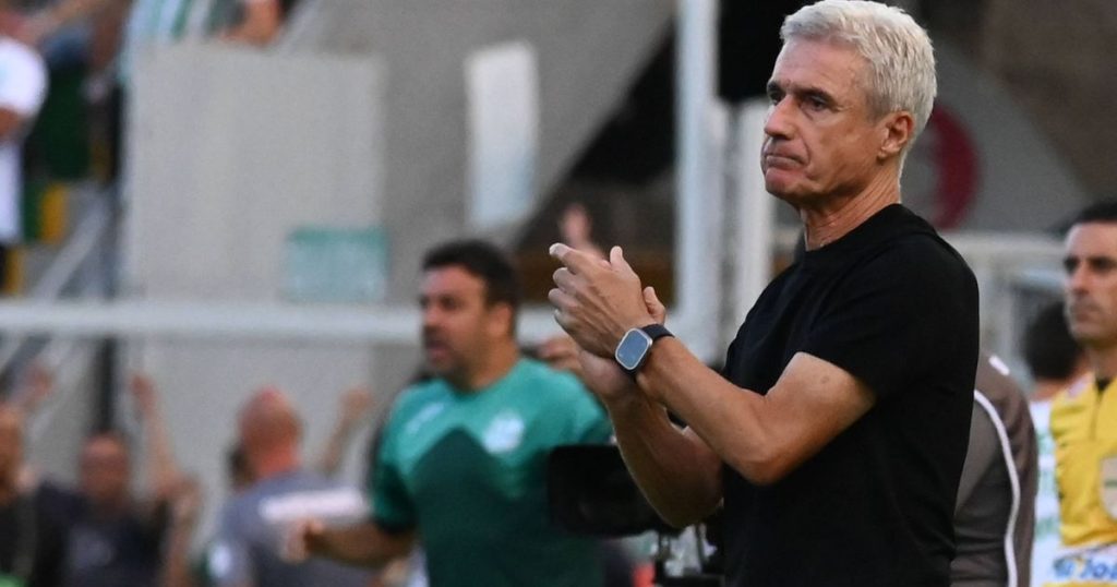 Apesar da Deportivo Riestra - [EN] Grêmio volta às vitórias, mas Luís Castro não está satisfeito