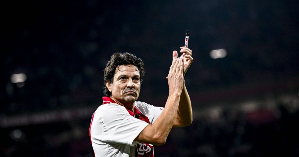 Barcelona Liverpool - [EN] Ex-Ajax, Barcelona e Liverpool regressa aos relvados... aos 55 anos