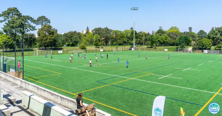 PSG Academy Porto International Cup - [EN] Choque no Porto: jogador de 13 anos agredido ao defender colega de racismo
