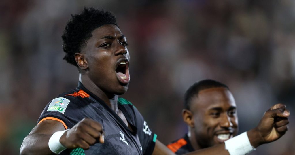 Alvo de Benfica Sporting - [EN] Alvo de Benfica e Sporting mostra dotes de goleador (vídeo)