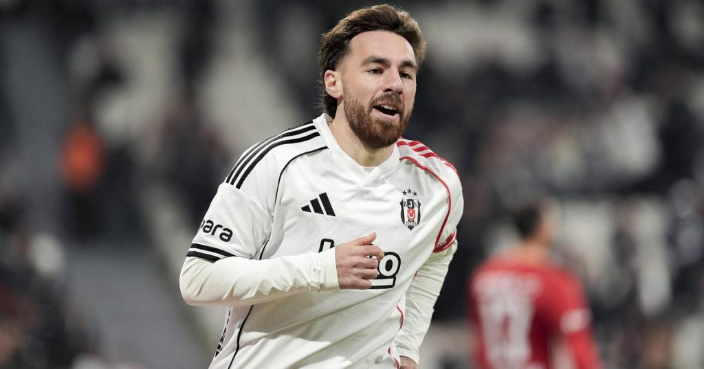 Serdal Adali Apesar de - [EN] Kokçu é intocável no Besiktas: «Nem por 100 milhões o vendemos»