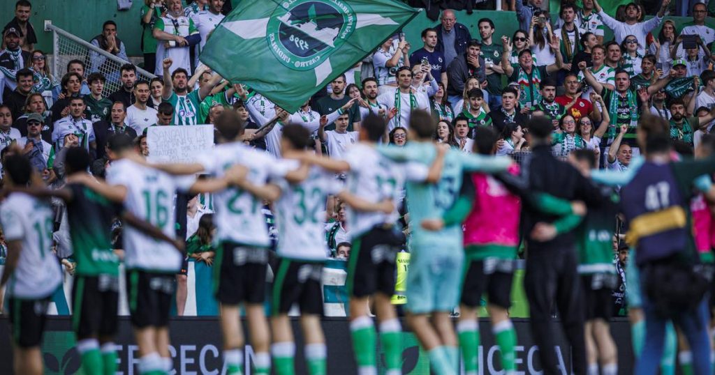 Racing Santander Apesar de - [EN] Racing Santander volta à La Liga 14 anos depois