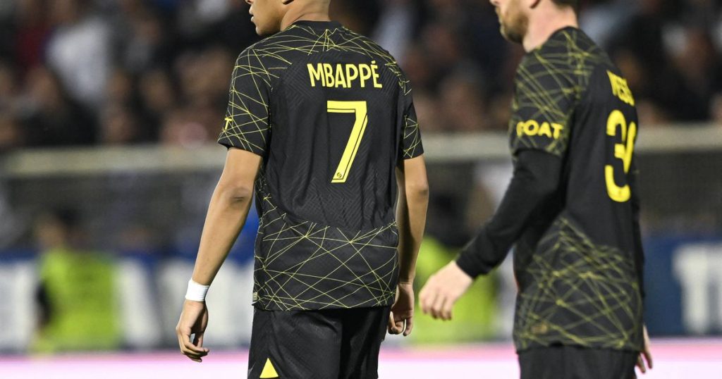 PSG Mauricio Pochettino - [EN] O dilema do PSG: «Se jogávamos para Messi, não podíamos jogar para Mbappé»