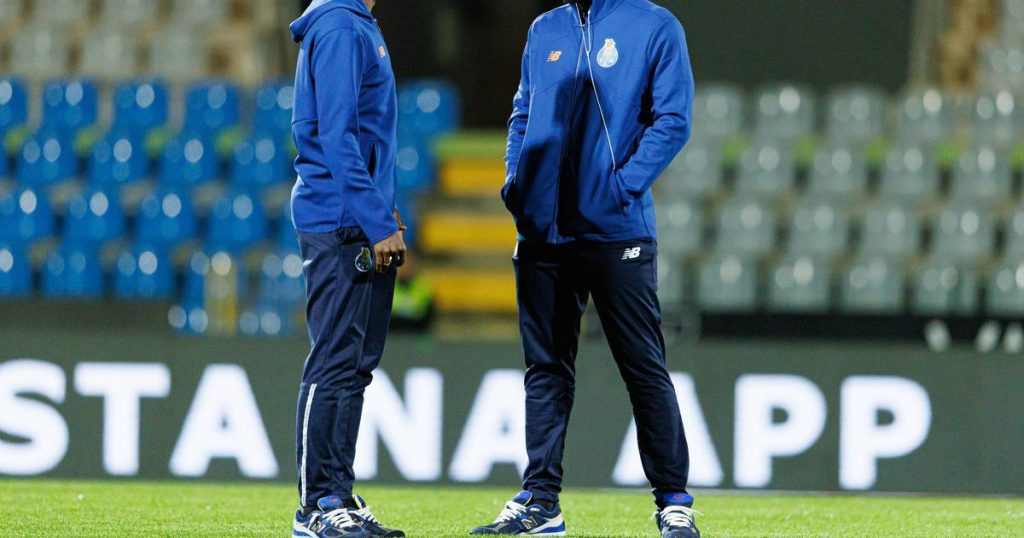 FC Porto Terem Moffi - [EN] Dois jogadores do FC Porto chamados para defrontar Portugal antes do Mundial