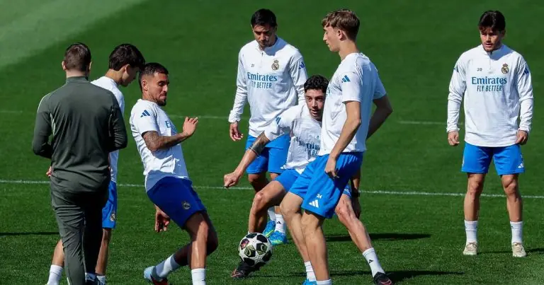 Real Madrid Fim de - [EN] Tensão no Real Madrid: «Pedi ao treinador para não termos qualquer relação»