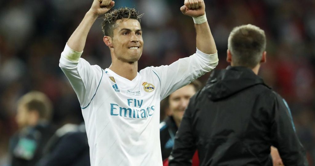 Carlo Ancelotti Davide Ancelotti - [EN] «Ronaldo celebrou com champanhe e pediu uma sessão extra para queimar as calorias»