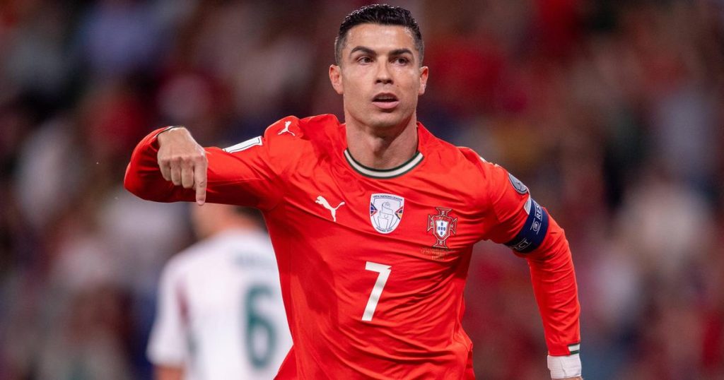 Cristiano Ronaldo Fernando Santos - [EN] «Cristiano Ronaldo não joga por dinheiro ou por títulos»