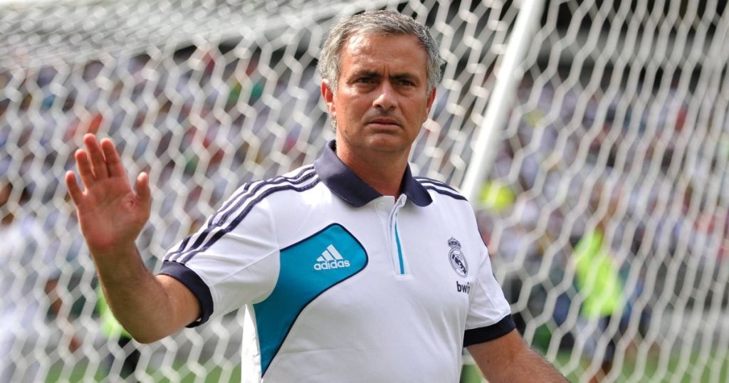 Real Madrid Barcelona - [EN] Mourinho e Real Madrid: um general para meter ordem e acabar o que ficou a meio