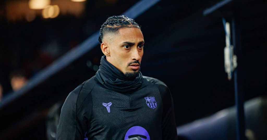 Barcelona Real Madrid - [EN] Raphinha desmente saída do Barcelona e atira-se a jornalista: «Mente...»