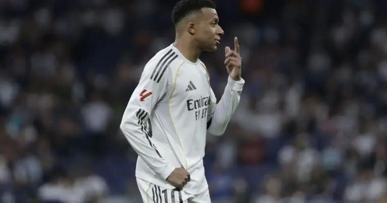 Real Madrid Barcelona - [EN] Mbappé desapareceu do treino após saber que não seria titular no clássico