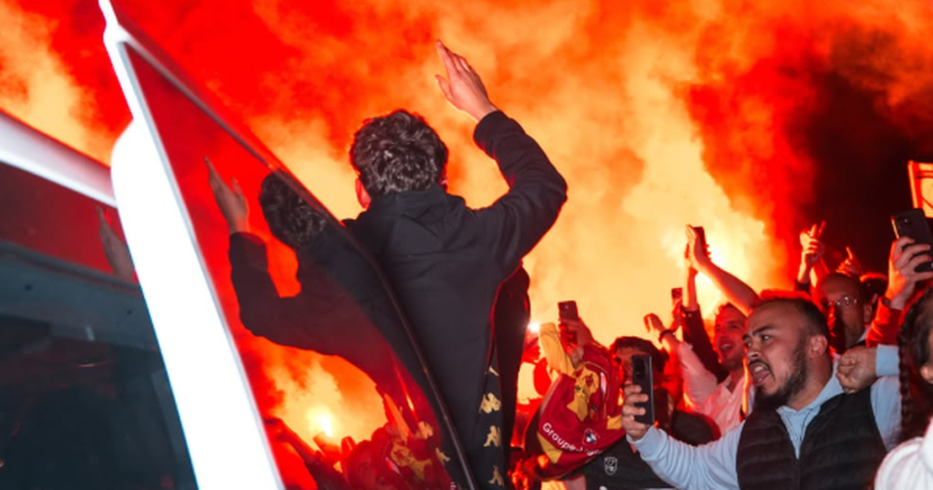 Le Mans Sporting de Bastia - [EN] Promoção do Le Mans à Ligue 1 suspensa, mas isso não impediu a festa