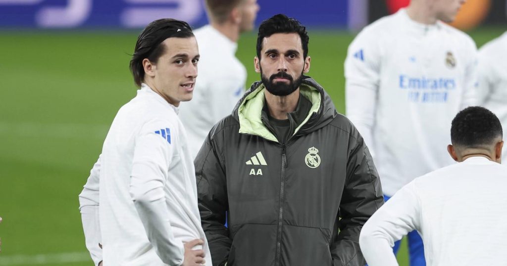 Real Madrid Benfica - [EN] Revelada provocação de Arbeloa a Carreras: «Tira o curso de treinador»
